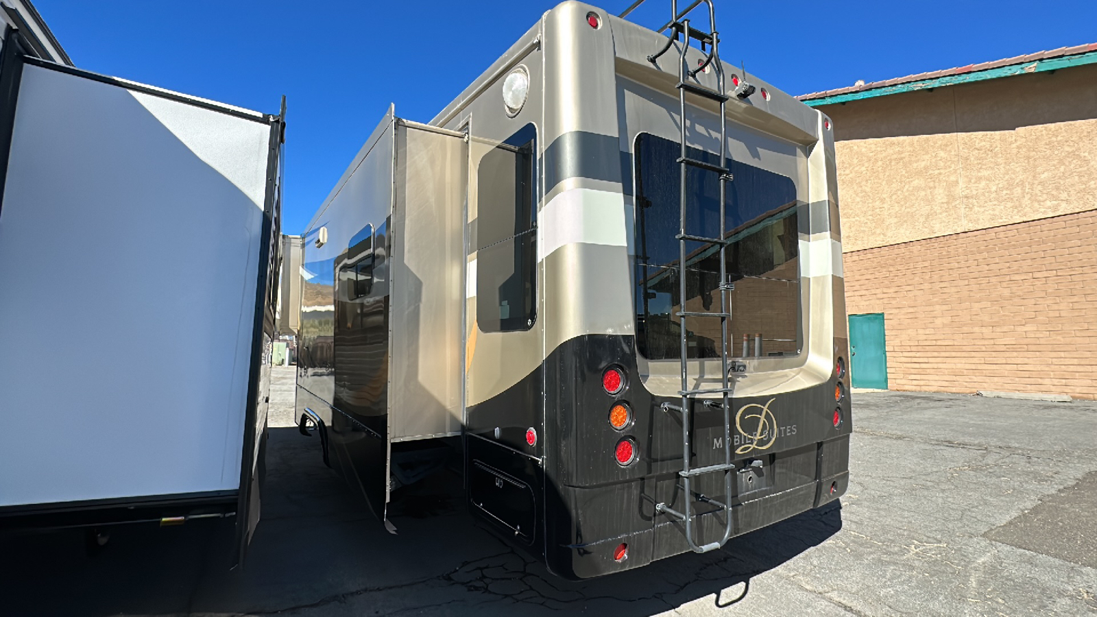 2014 DRV LUXURY SUITES MOBILE SUITES 36RSSB3 5