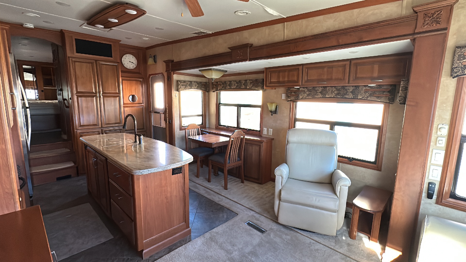 2014 DRV LUXURY SUITES MOBILE SUITES 36RSSB3 106