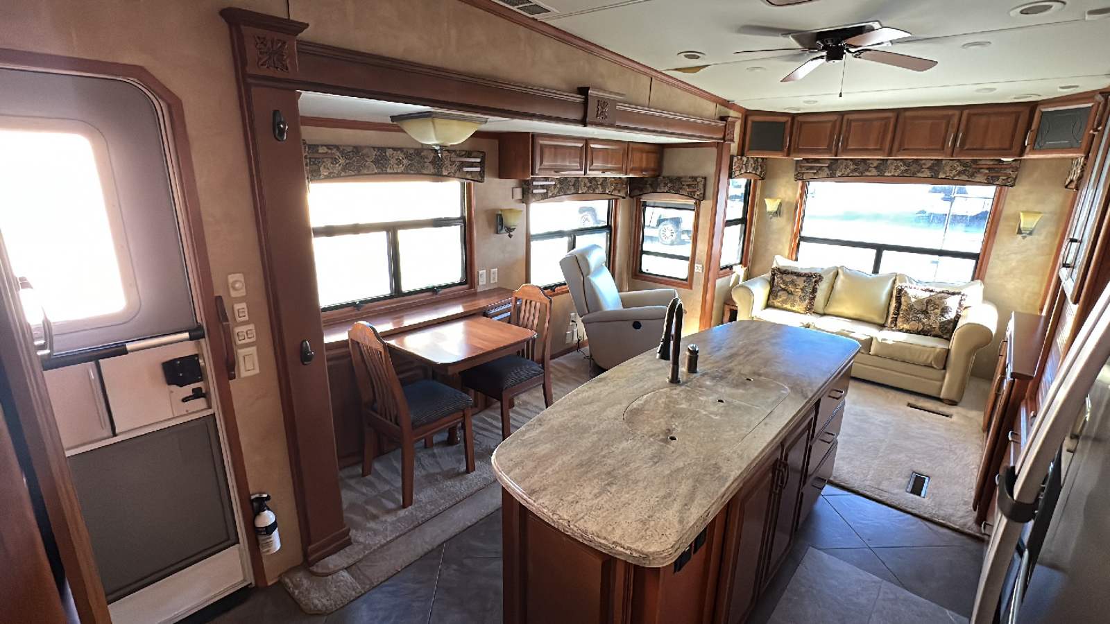 2014 DRV LUXURY SUITES MOBILE SUITES 36RSSB3 109