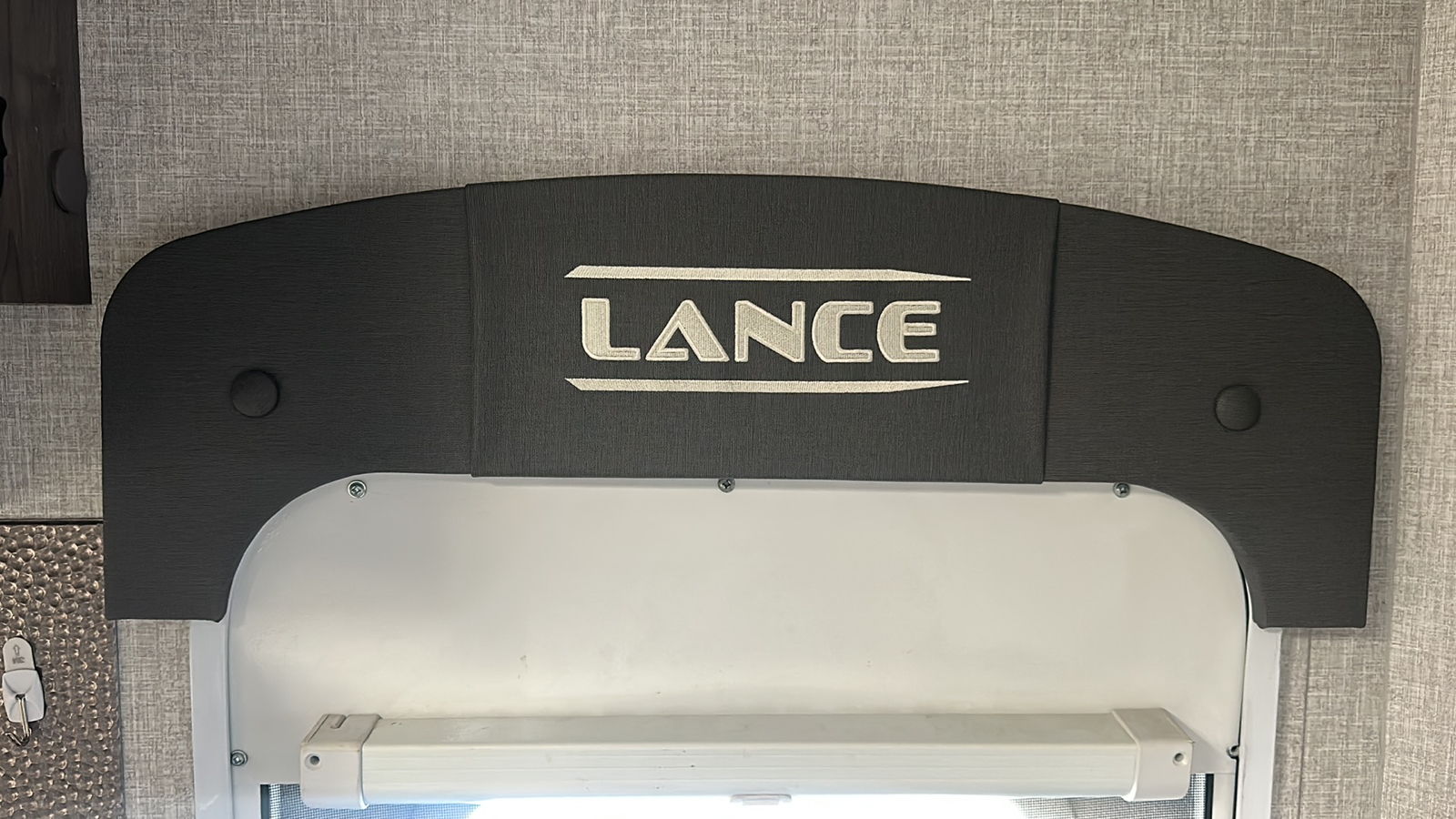 2022 LANCE CAB OVER 1172 77