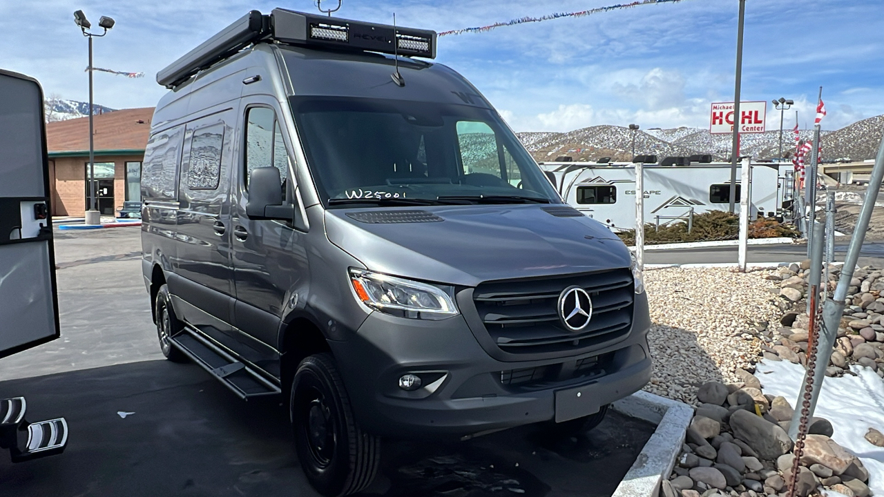 2025 WINNEBAGO REVEL 44E 1