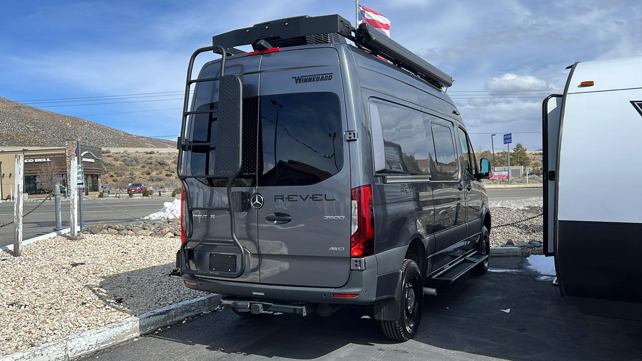 2025 WINNEBAGO REVEL 44E 5