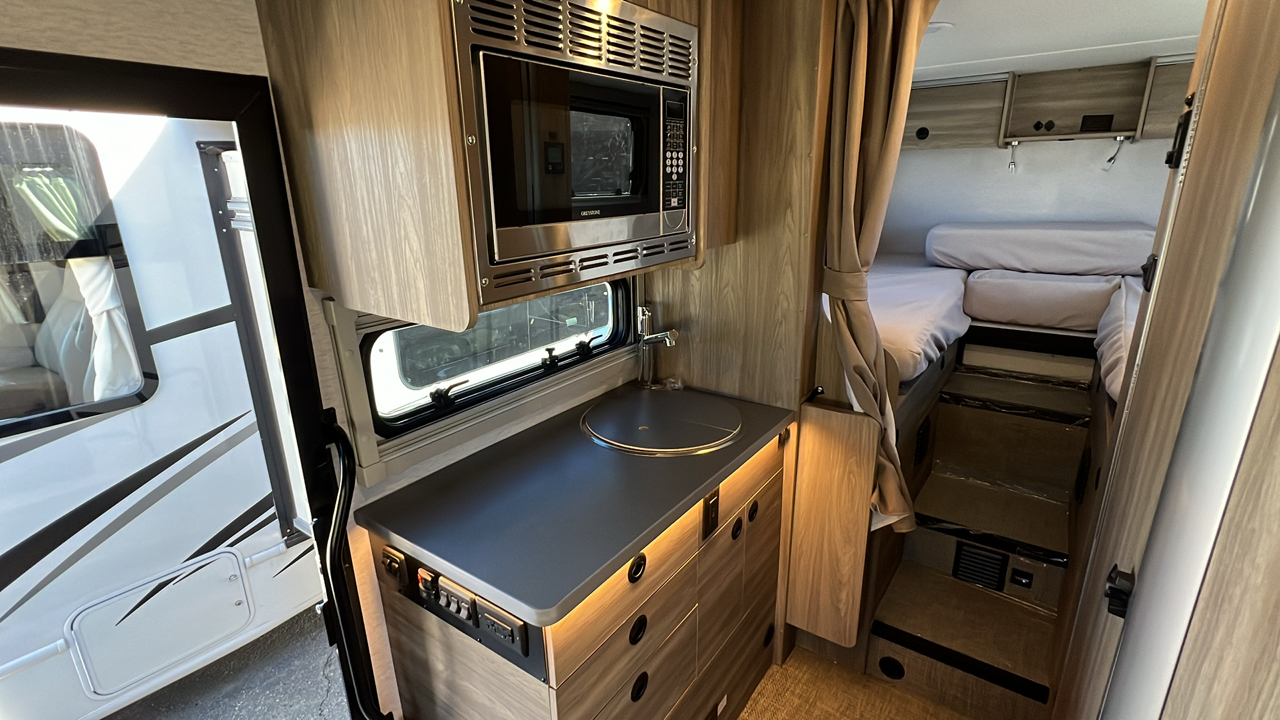 2025 WINNEBAGO EKKO 623B 42