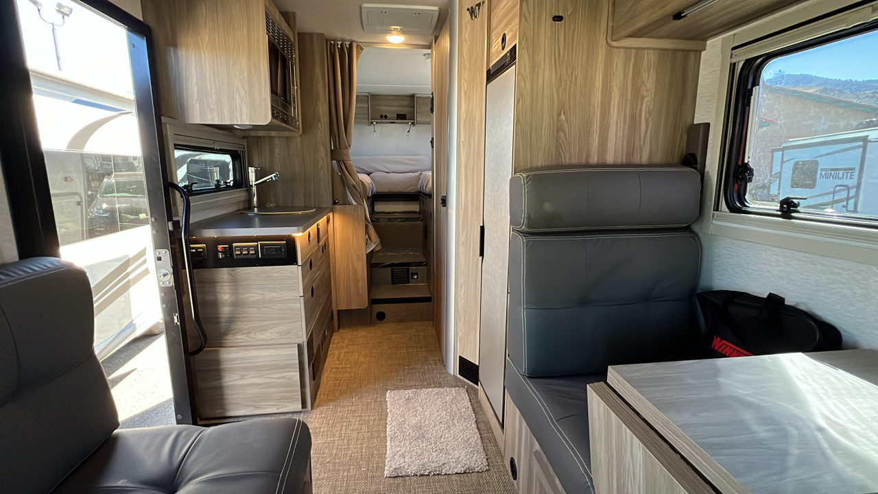 2025 WINNEBAGO EKKO 623B 43