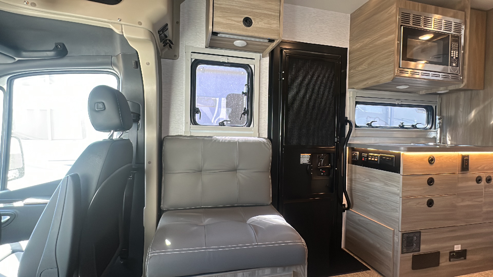 2025 WINNEBAGO EKKO 623B 91