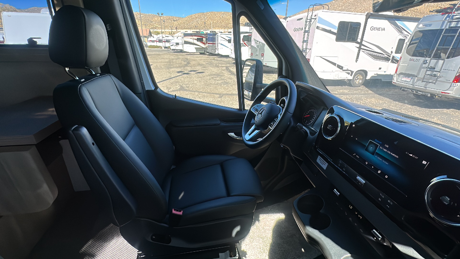 2025 WINNEBAGO EKKO 623B 45