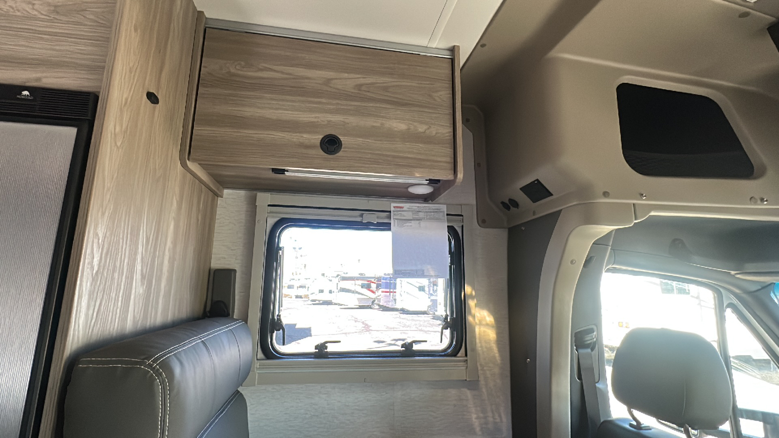 2025 WINNEBAGO EKKO 623B 65