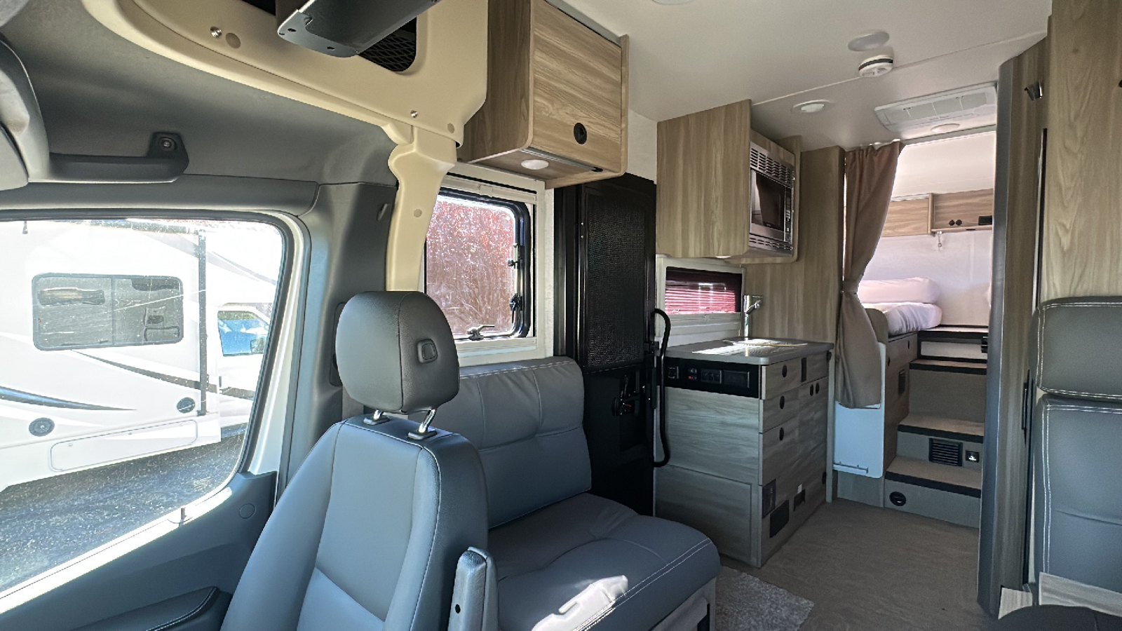 2025 WINNEBAGO EKKO 623B 105