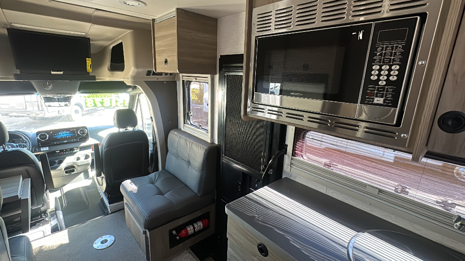 2025 WINNEBAGO EKKO 623B 109