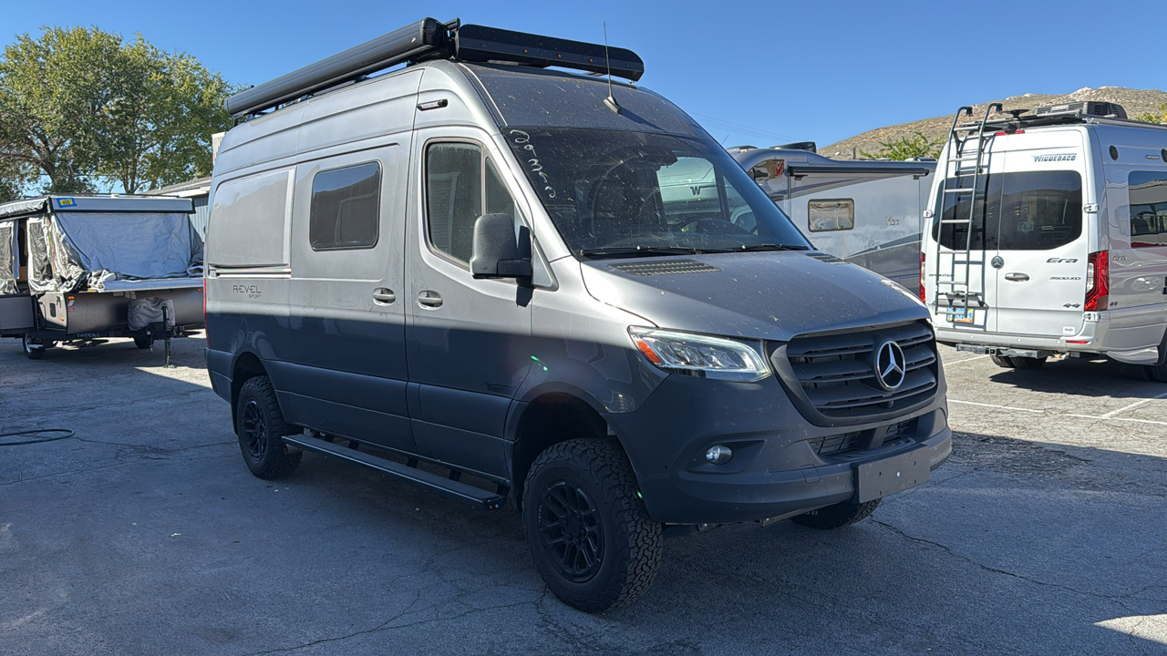 2025 WINNEBAGO REVEL 44E 1