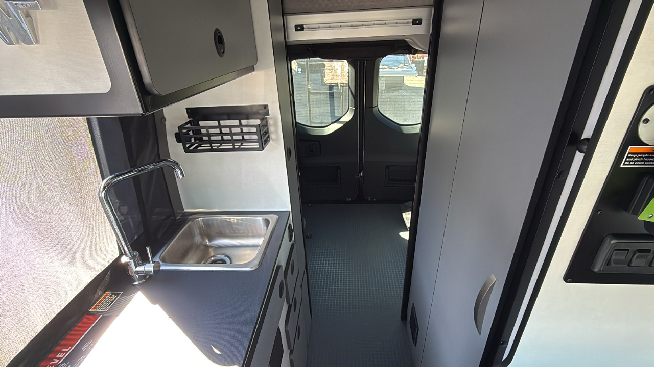 2025 WINNEBAGO REVEL 44E 25