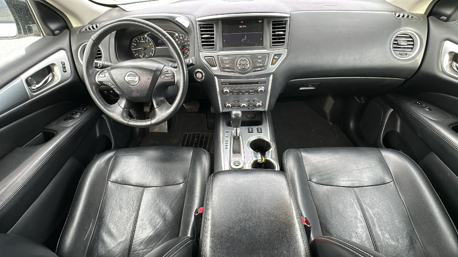 2017 Nissan Pathfinder SL 17