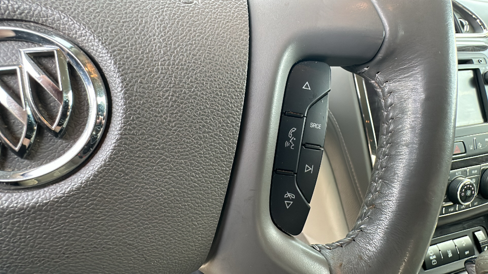2017 Buick Enclave AWD Premium 28
