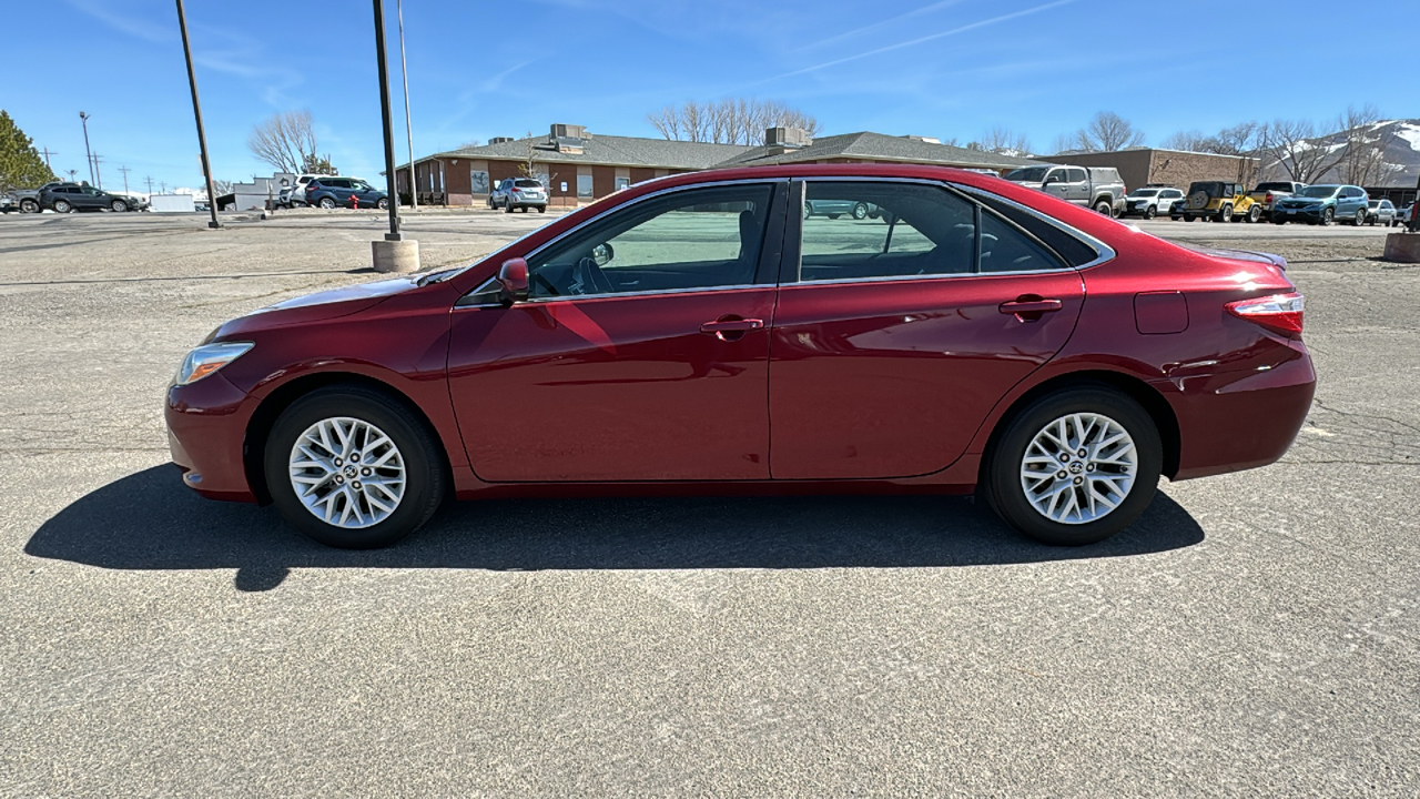2016 Toyota Camry XLE 6