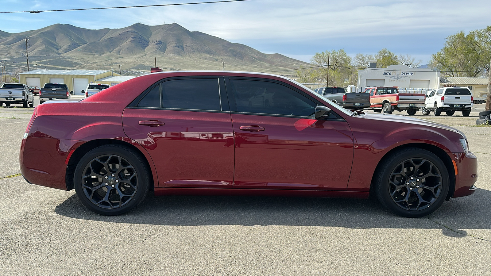 2019 Chrysler 300 Touring 2