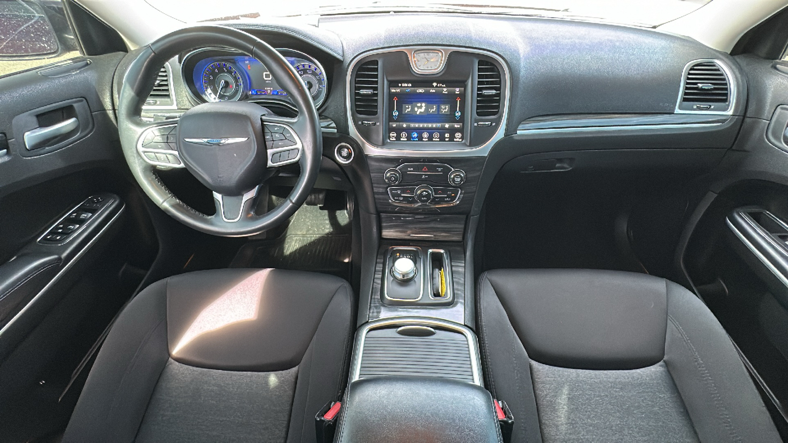 2019 Chrysler 300 Touring 15