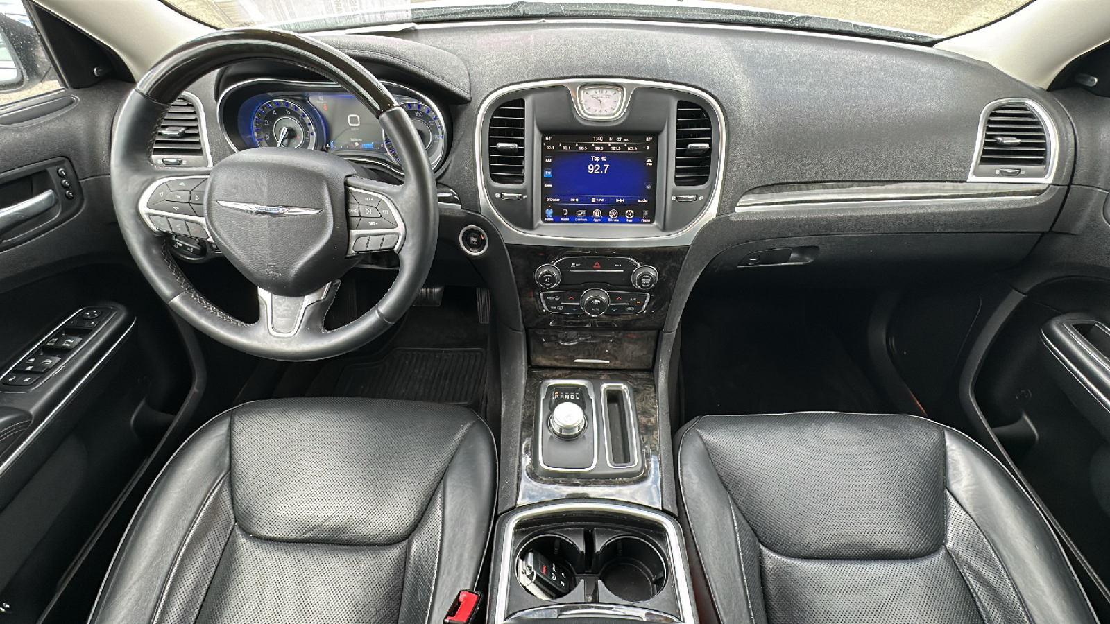 2016 Chrysler 300 300C 14