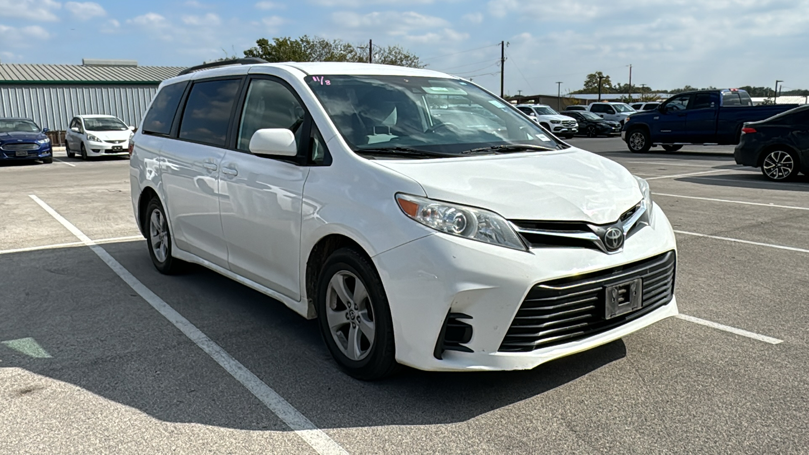 2020 Toyota Sienna LE 2