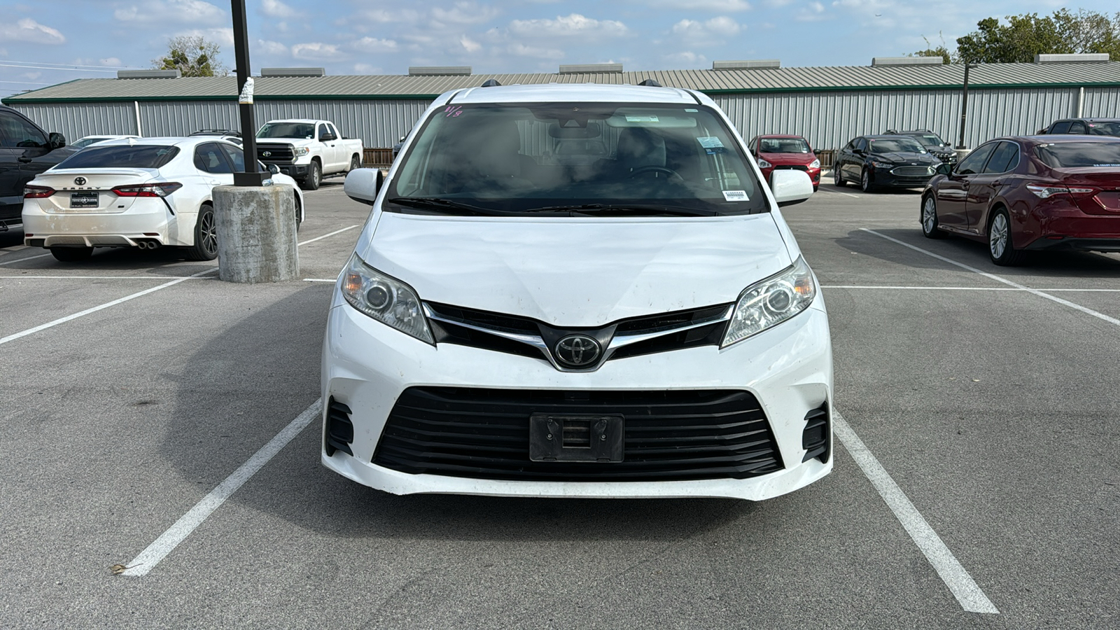 2020 Toyota Sienna LE 3