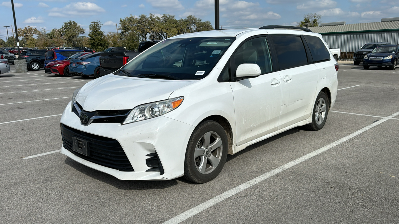 2020 Toyota Sienna LE 4