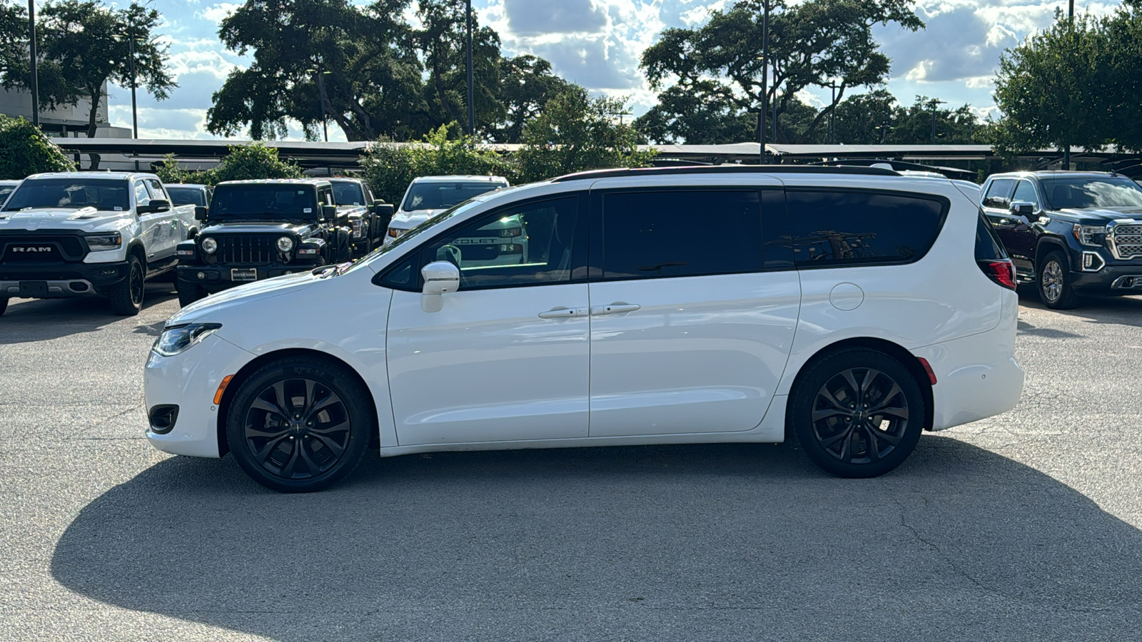 2018 Chrysler Pacifica Limited 4