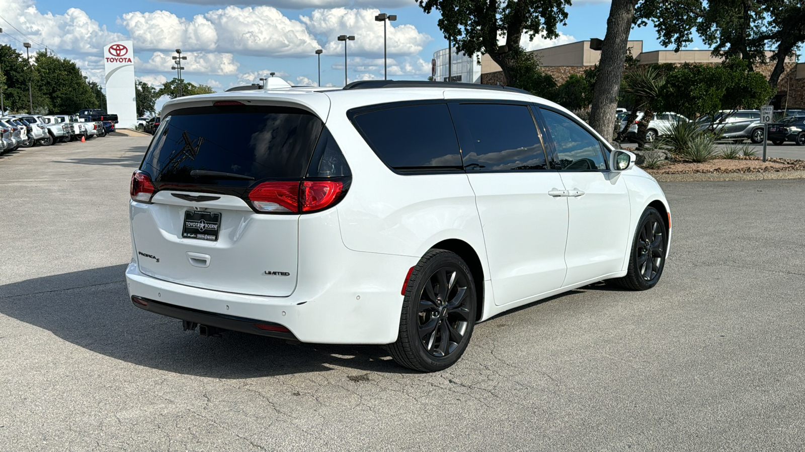 2018 Chrysler Pacifica Limited 7
