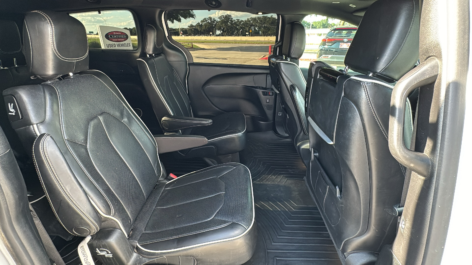 2018 Chrysler Pacifica Limited 36