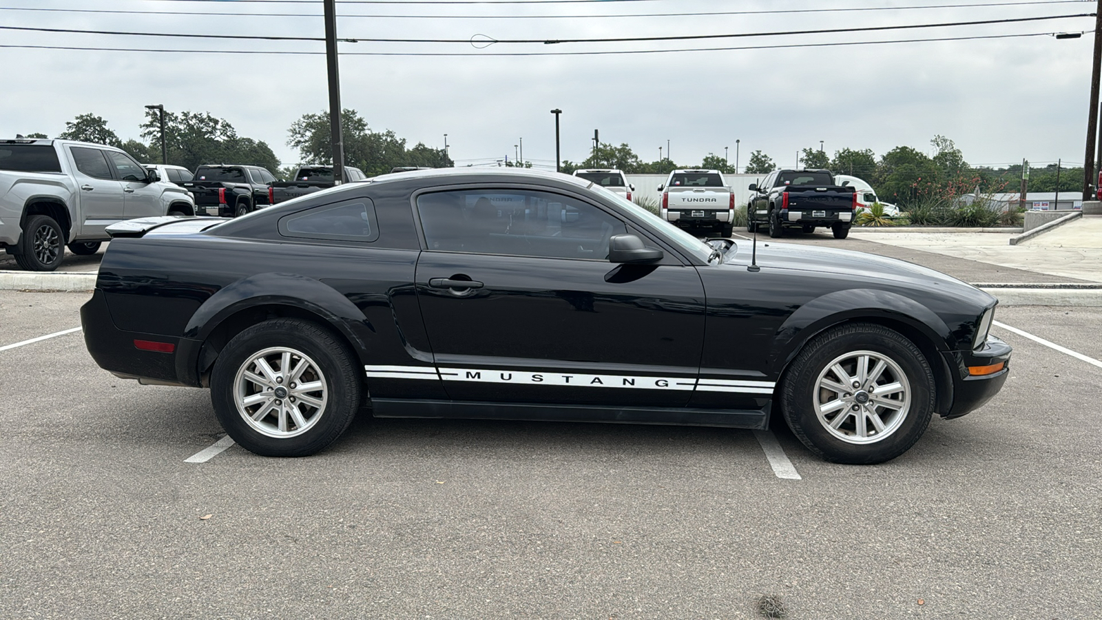 2008 Ford Mustang V6 Deluxe 10