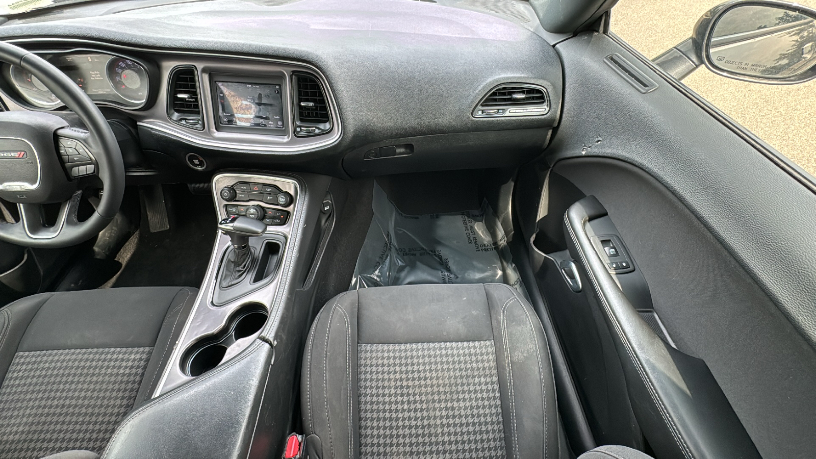 2019 Dodge Challenger SXT 34