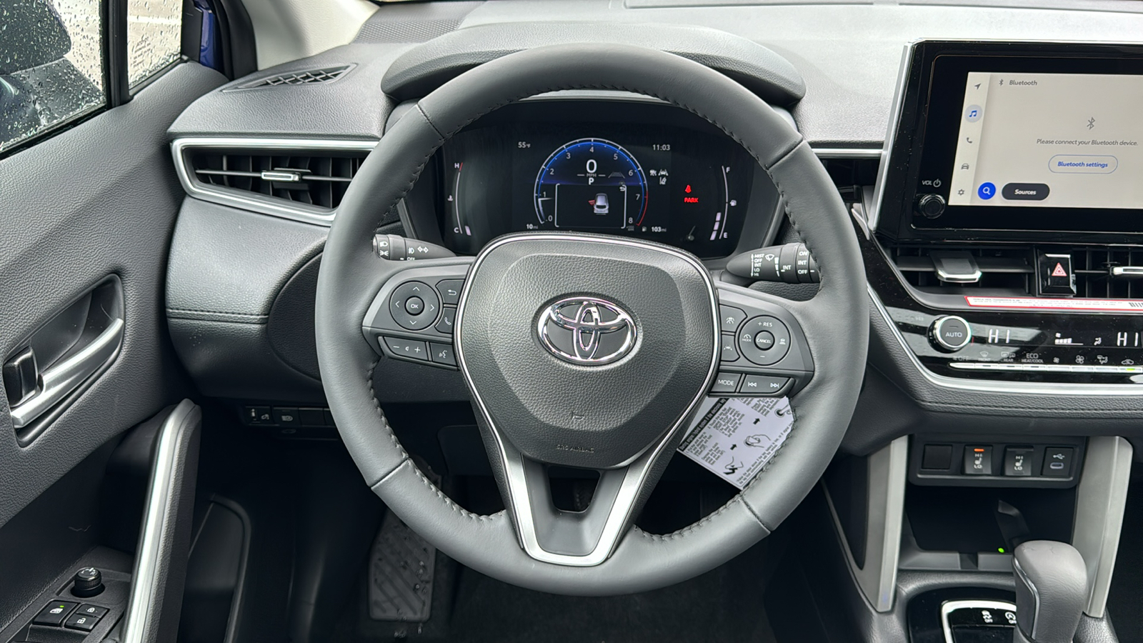 2024 Toyota Corolla Cross XLE 17