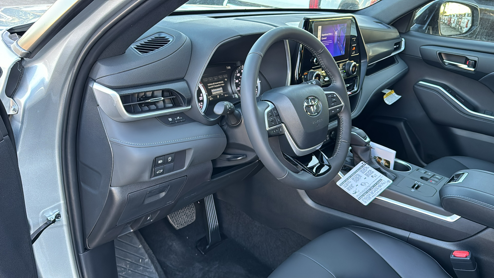 2024 Toyota Highlander XSE 12