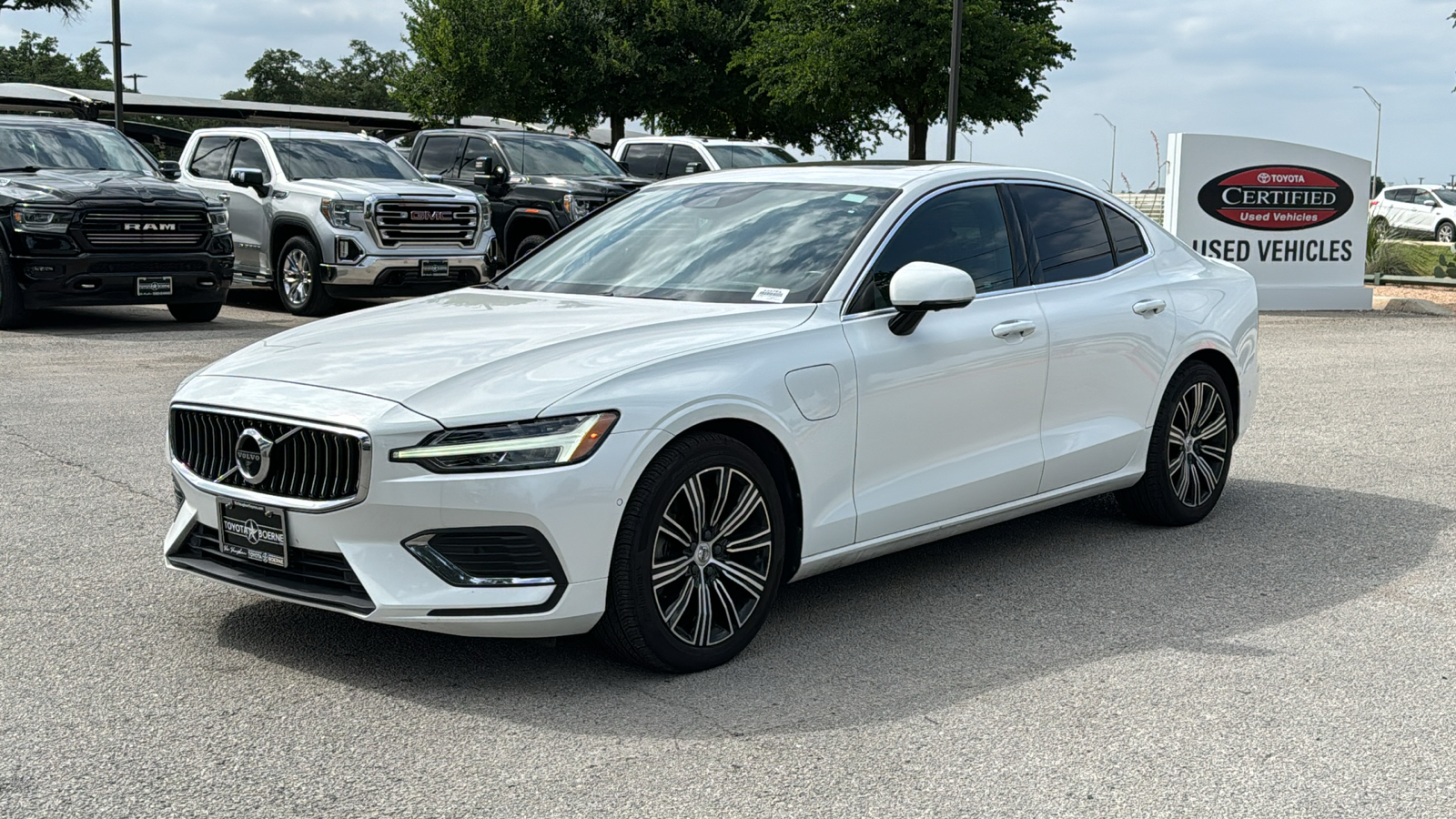2021 Volvo S60 Recharge Plug-In Hybrid T8 Inscription 3