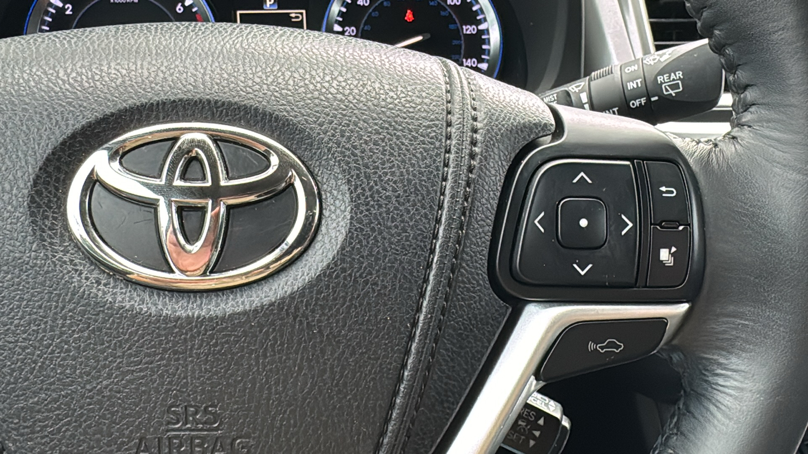2014 Toyota Highlander Limited 29
