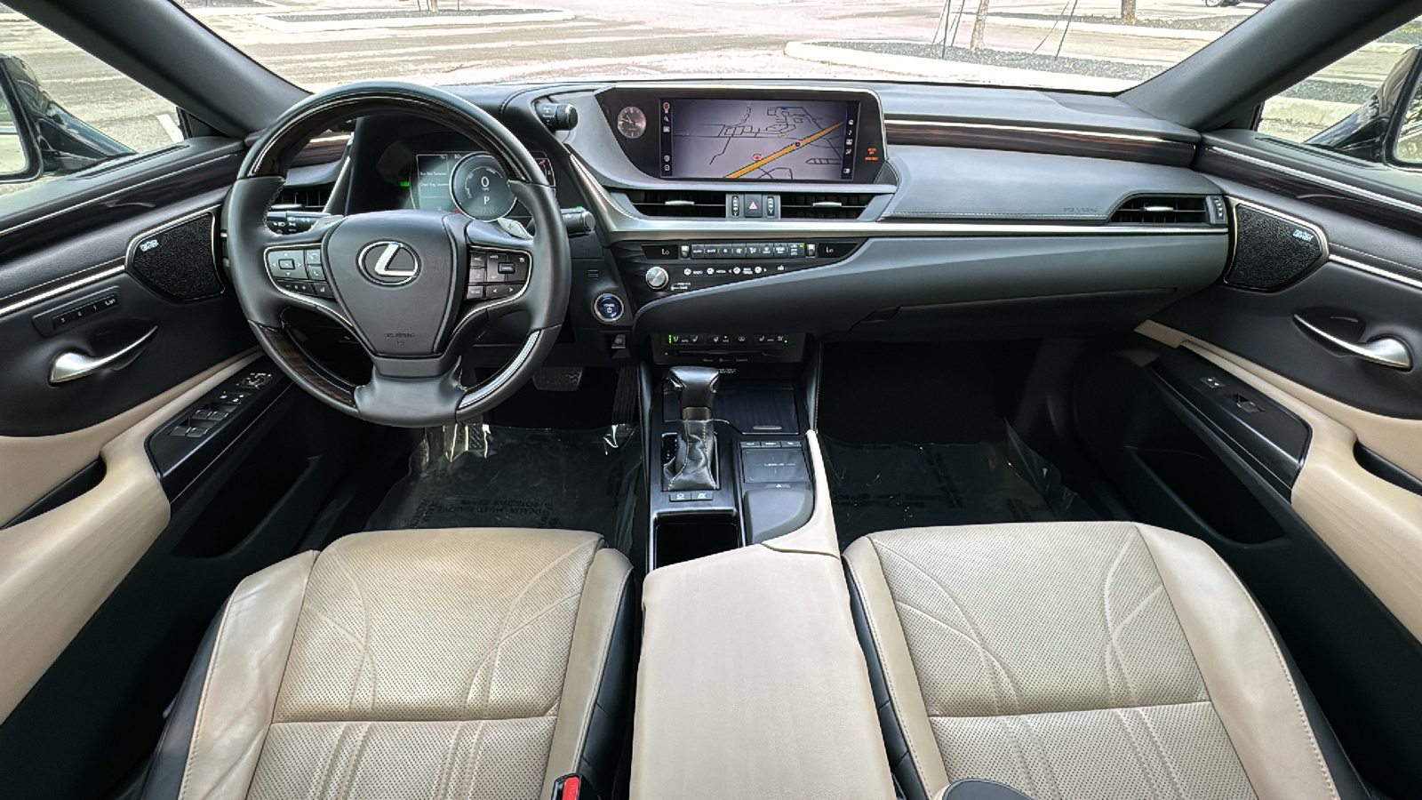 2021 Lexus ES 300h Ultra Luxury 18