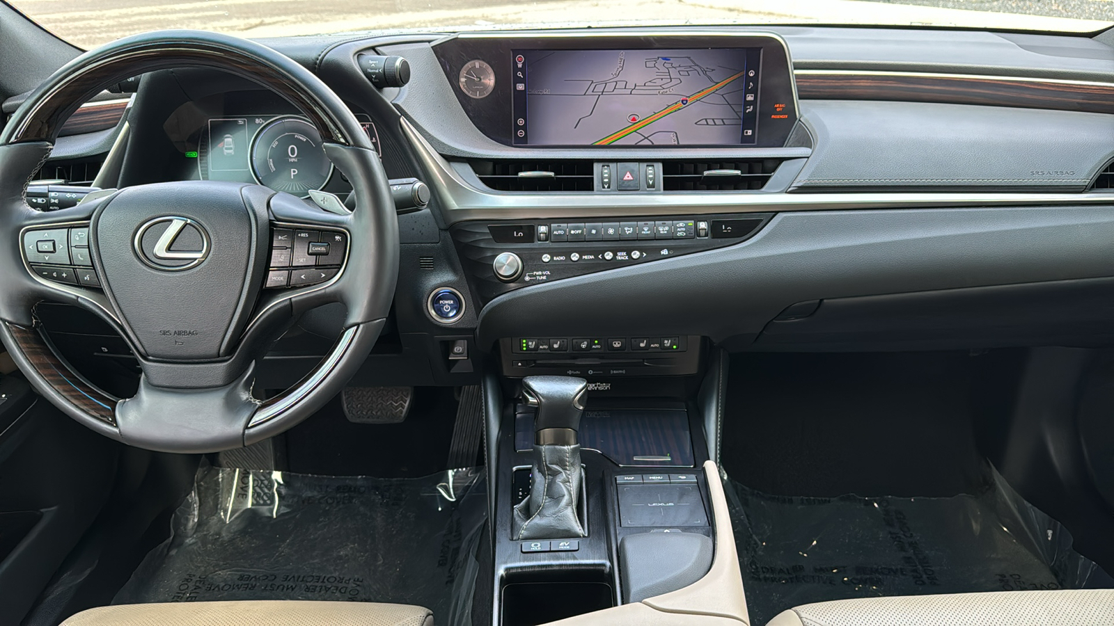 2021 Lexus ES 300h Ultra Luxury 23