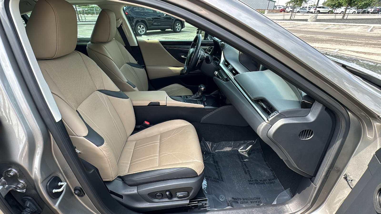 2021 Lexus ES 300h Ultra Luxury 36