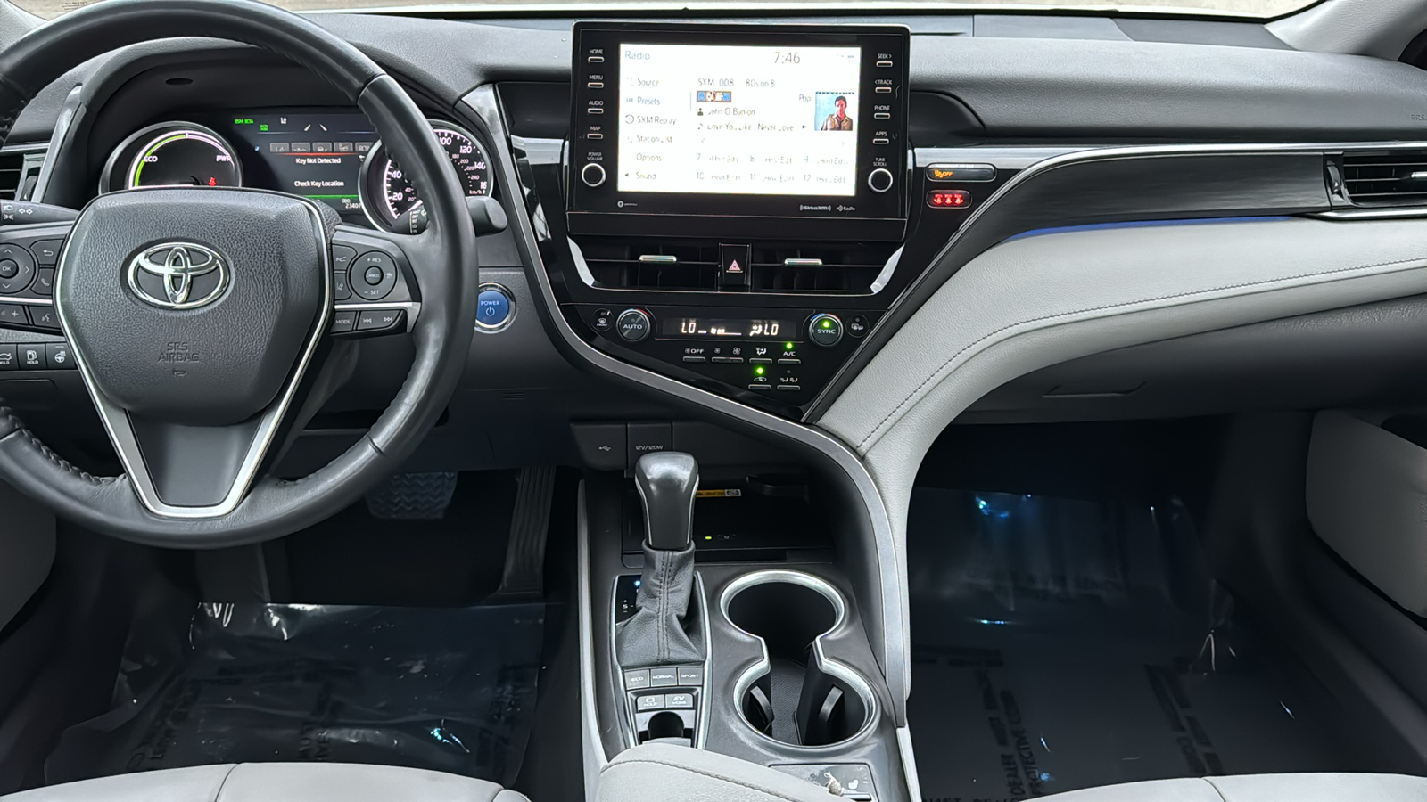2023 Toyota Camry Hybrid XLE 23
