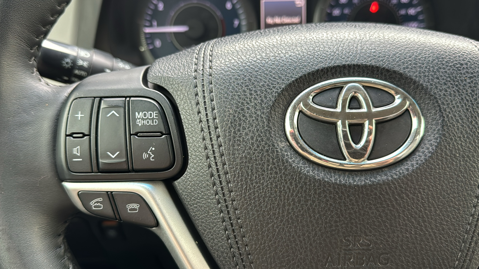2016 Toyota Sienna Limited 22