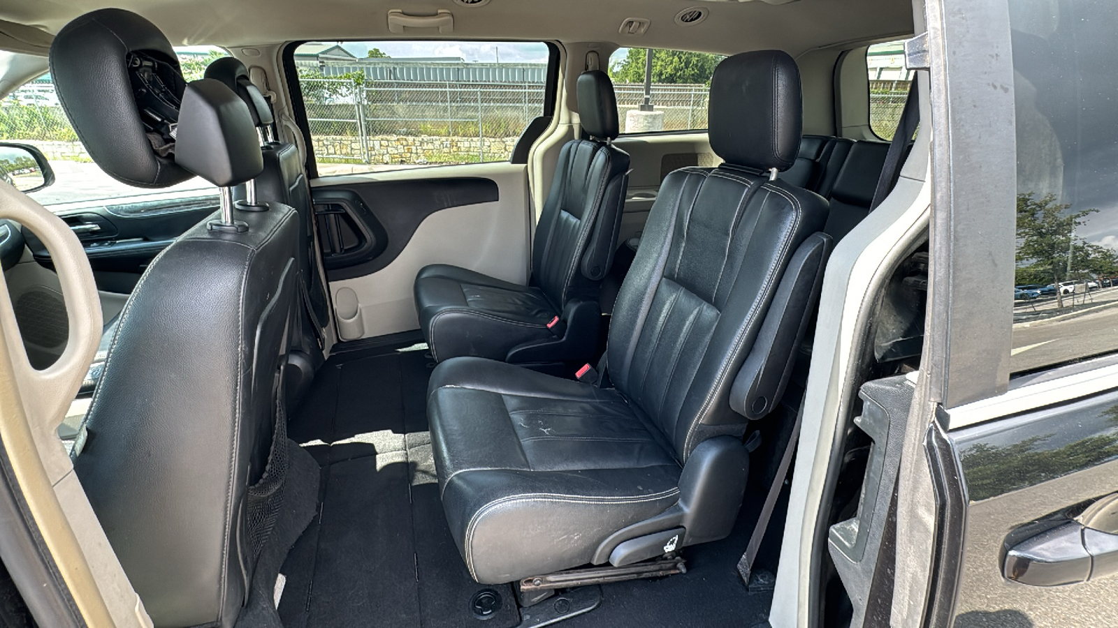 2015 Chrysler Town & Country Touring 15