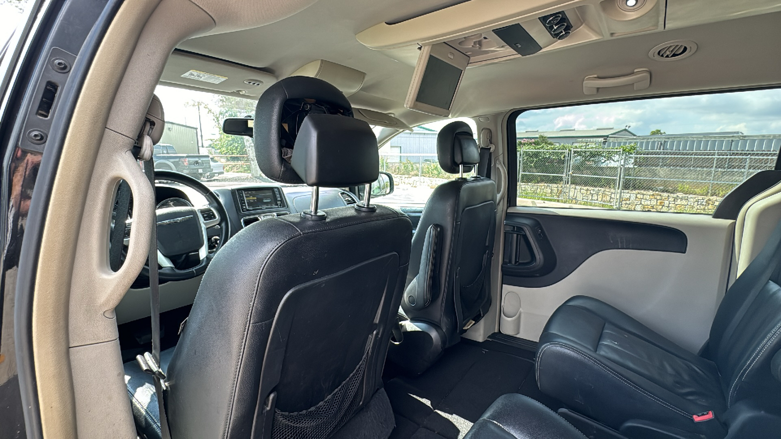 2015 Chrysler Town & Country Touring 17