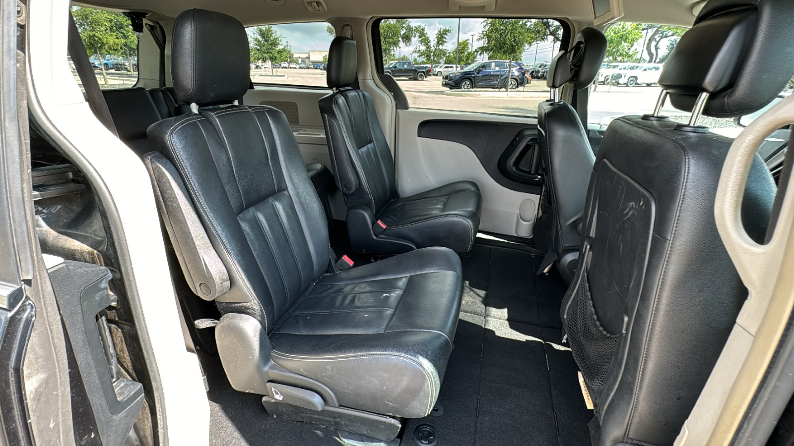 2015 Chrysler Town & Country Touring 22