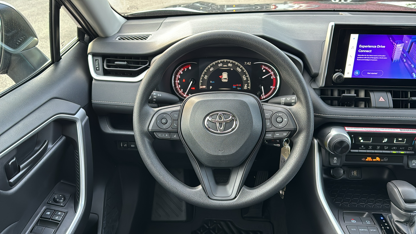 2024 Toyota RAV4 LE 18