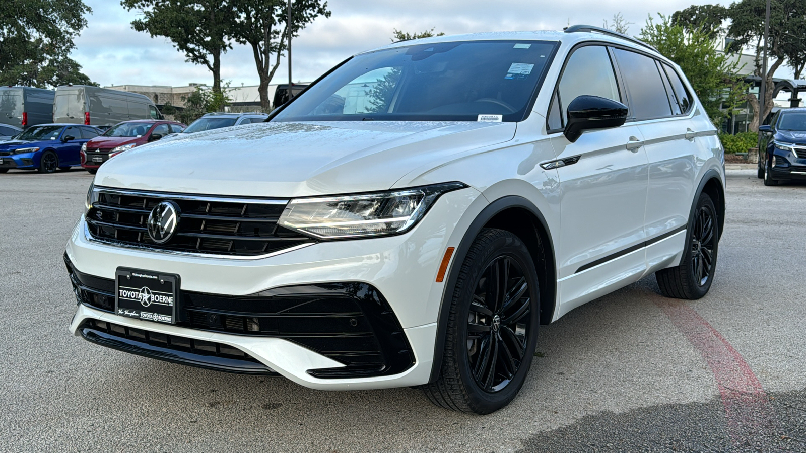 2022 Volkswagen Tiguan 2.0T SE R-Line Black 3