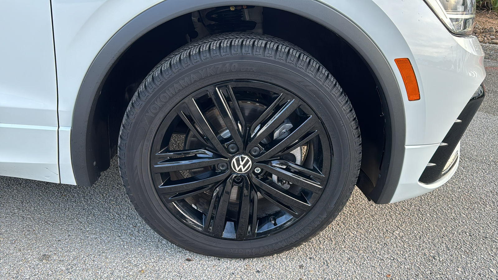 2022 Volkswagen Tiguan 2.0T SE R-Line Black 9