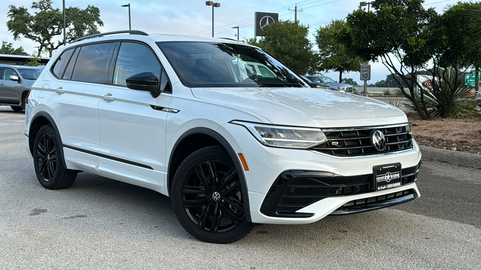 2022 Volkswagen Tiguan 2.0T SE R-Line Black 38