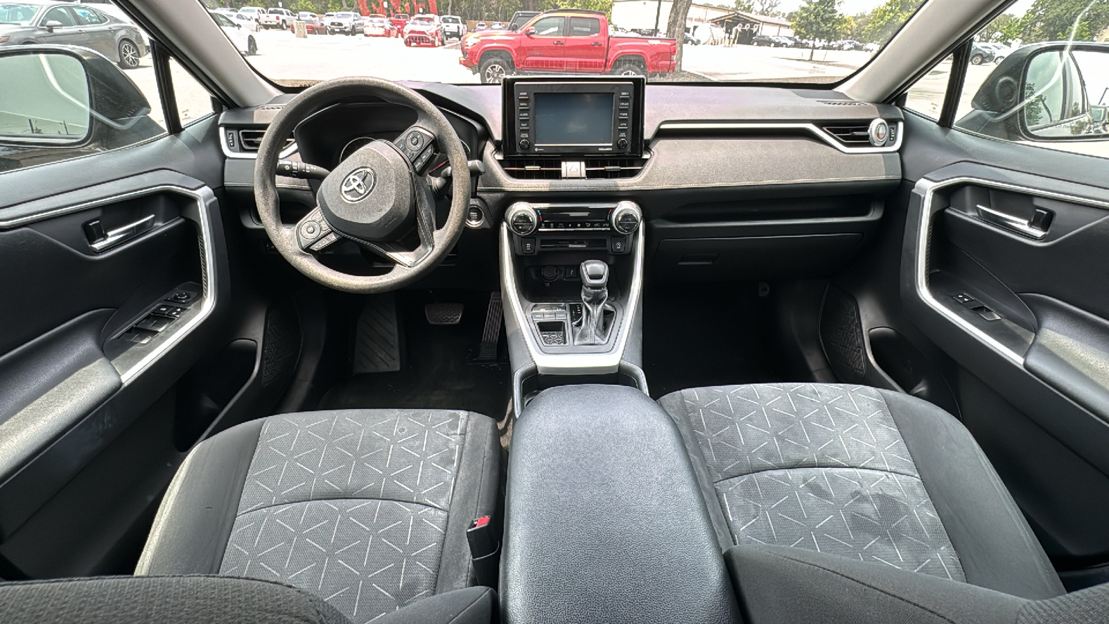 2020 Toyota RAV4 XLE 10