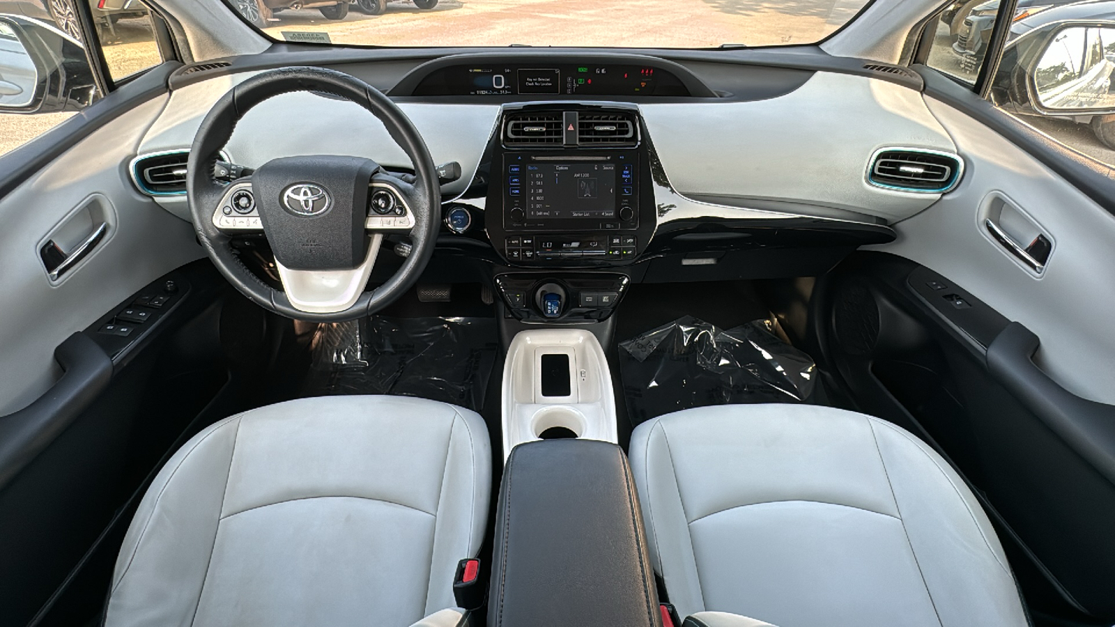 2017 Toyota Prius Four 19
