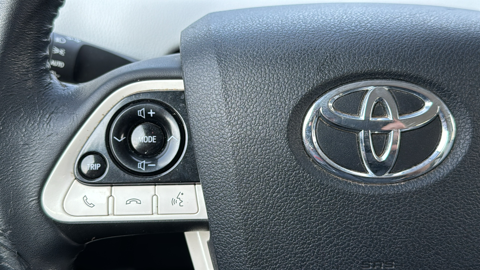 2017 Toyota Prius Four 21