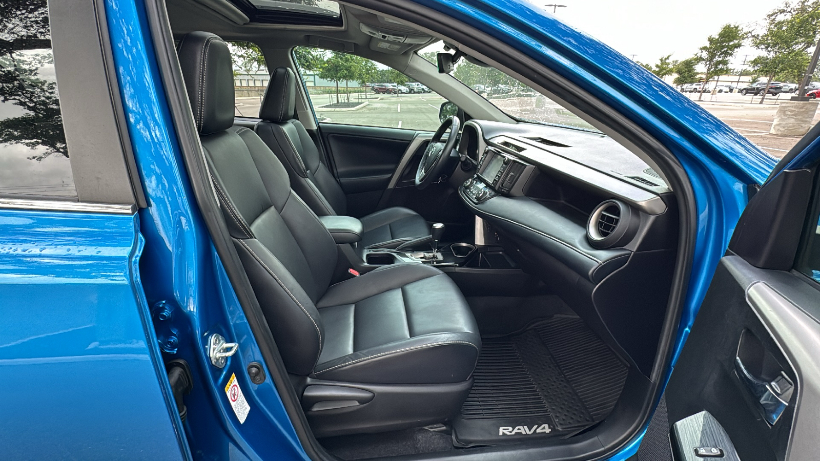 2018 Toyota RAV4 Limited 23