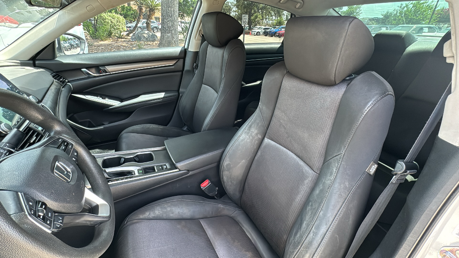 2019 Honda Accord LX 13